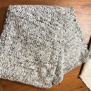 Calvin Klein Textured Gray Knit Accessory